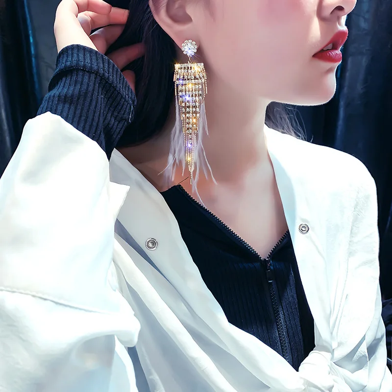 

Korean Fashion Sweet Feather Drop Earrings Bohemian Tassel Rhinestone Chains Long Dangle Earring for Women Jewelry Z3E715