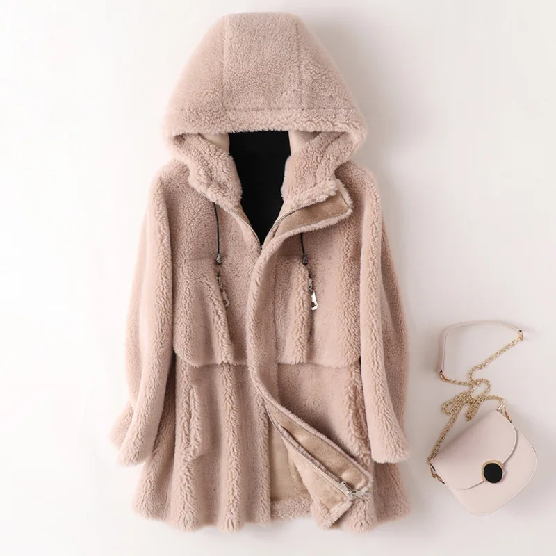 

In the fall and winter of 2019 new sheep sheared in loose long fur coat
