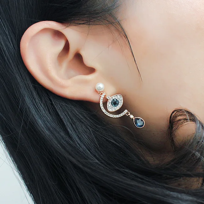 

women lucky eyes gilded earrings with pearl and crystal