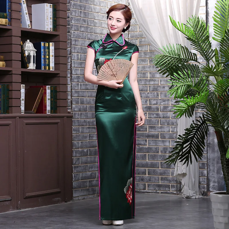 

Chinese Traditional Dress Wedding Qipao Casual 2017 New Mom Embroidery Cheongsam Long Vintage Party Dresses Robe Orientale