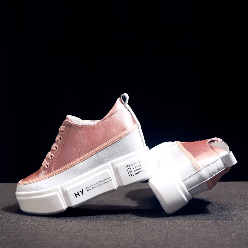 

Heightened female spring Korean version Internet celebrity Joker thick-soled leisure sports breathable sponge cake white shoes