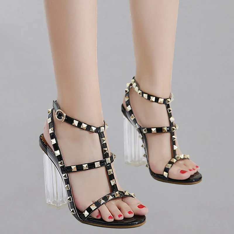 

2018 new Roman transparent crystal thick with sandals women's rivets open toe sexy high heels.