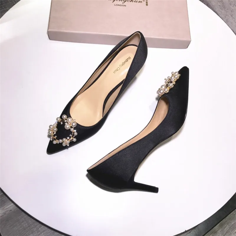 

2019 Fashion free shipping Women lady sexy silk satin Pearl Poined Toe Stiletto high heels pump HIGH-HEELED SHOES Wedding boots
