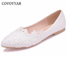 COVOYYAR/белые кружевные свадебные туфли; коллекция года; сезон весна-лето; обувь для невесты с цветами; женские балетки с острым носком на плоской подошве без застежки; WFS887