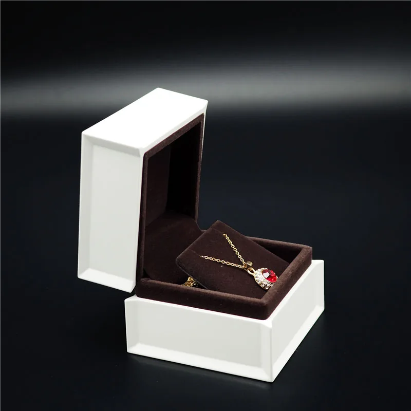 White Paint Jewelry Bo And Packaging Wedding Ring Case Pendant White Paint Jewelry Bo And Packaging Wedding Ring Case Pendant Christmas Gift Box In Display From Accessories On