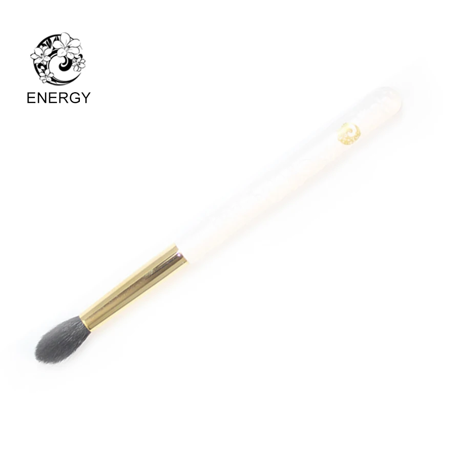 large eyeshadow blending brush