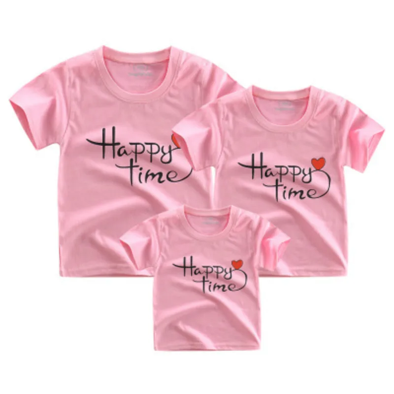 Летние Рождественские одинаковые комплекты для семьи футболки с коротким рукавом с принтом «Happy Time» для мамы и дочки, одежда для папы и сына - Цвет: Pink