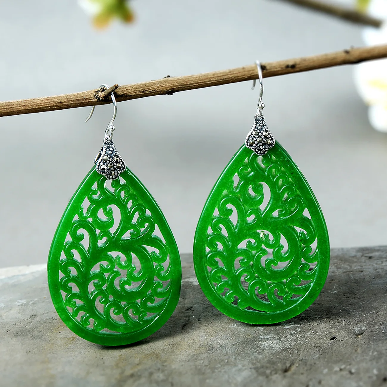 

Jadeite earrings, Chinese wind earrings, ladies' silver jewelry, earrings, S925 silver jewelry, hand carved flowers.
