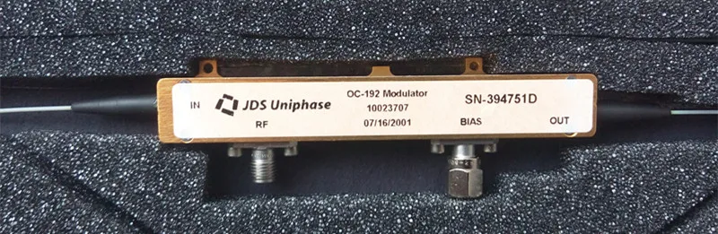 

JDSU 2.5G OC-192 10023707 SN-394751D lithium niobate fiber optic modulator