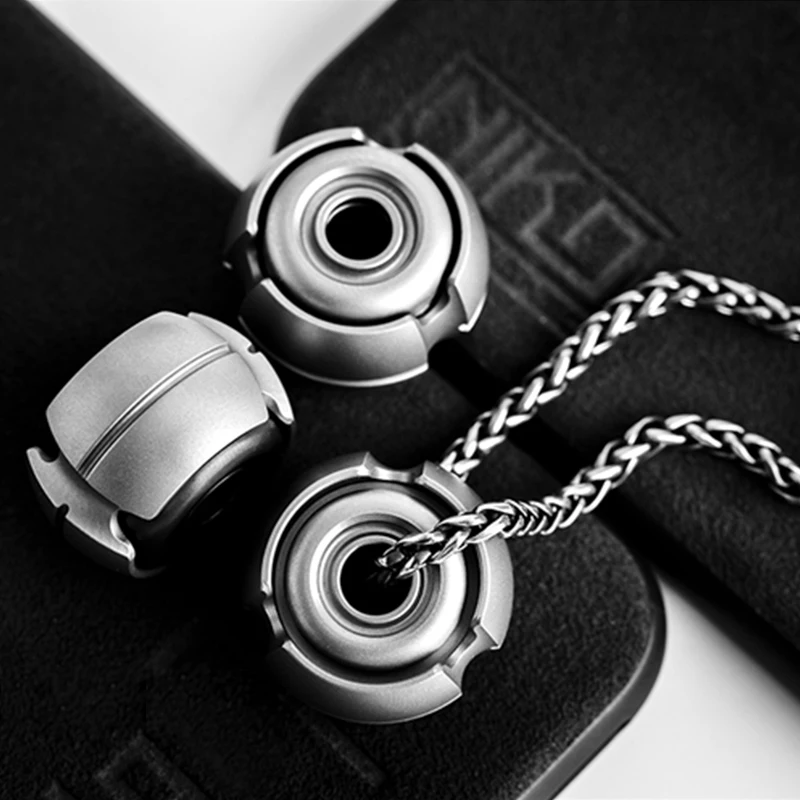Equipamentos de Acampamento ao ar Original Novo Mini Livre Ruído Atômico Giroscópio Portátil Titânio Faca Pingente Adulto Brinquedos Descompressão Edc 9 Esporte e Lazer