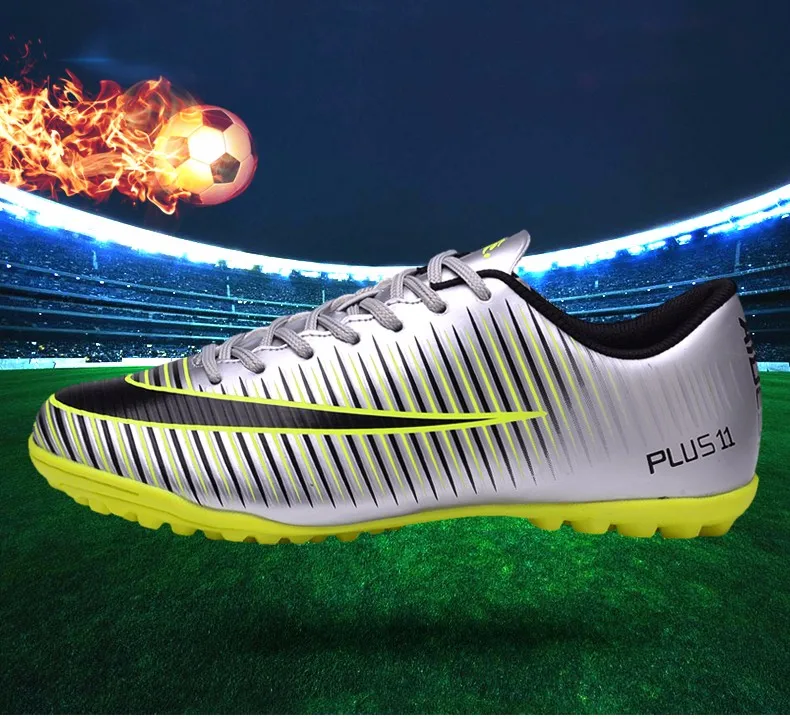 Men Indoor Soccer Shoes Hard Court Trainer Sport Sneakers futsal shoes Kids Football Boots Child Soccer Cleats chaussure de foot