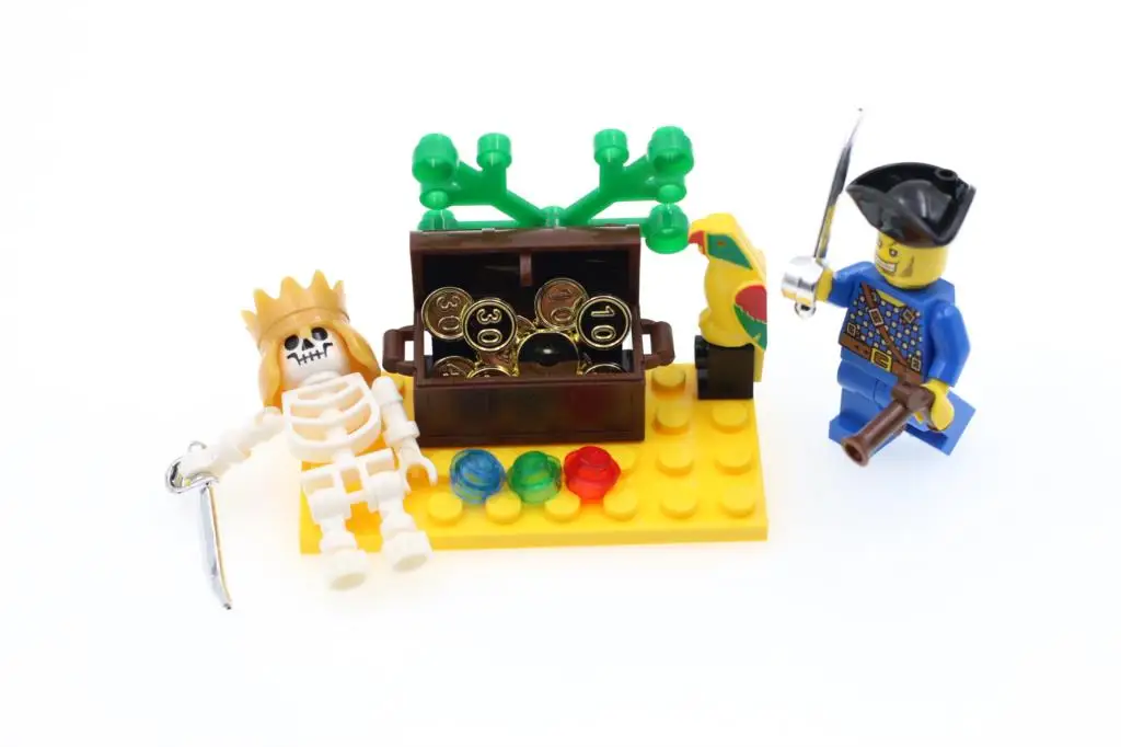 312 27P Pirate Treasure Caribbean Constructor Model Kit Blocks Compatible LEGO Bricks Toys for Boys Girls Children Modeling 312 27P Pirate Treasure Caribbean Constructor Model Kit Blocks Compatible LEGO Bricks Toys for Boys Girls Children Modeling