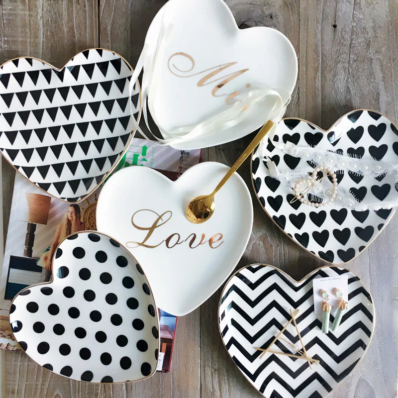 Creative Ceramic Tray Fruit Salad Plate Black and White Peach Heart-shaped Breakfast Dessert Pastry Dish Dinnerware | Дом и сад