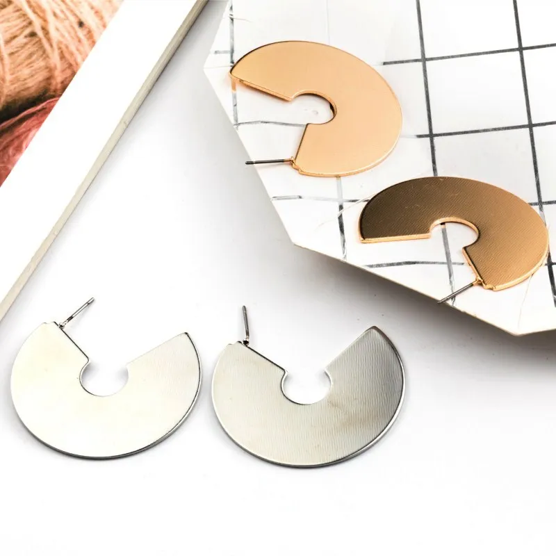 Nova-Moda-Geom-trica-Irregular-Brinco-Do-Parafuso-Prisioneiro-para-As-Mulheres-de-Cor-Prata-Ouro (1)