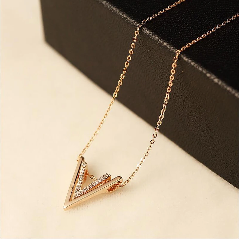 

2017 Classic Latest Simple V Letter shape Choker Pendant Necklace Style Rose gold femme Fashion Jewelry Top Quality For Girl