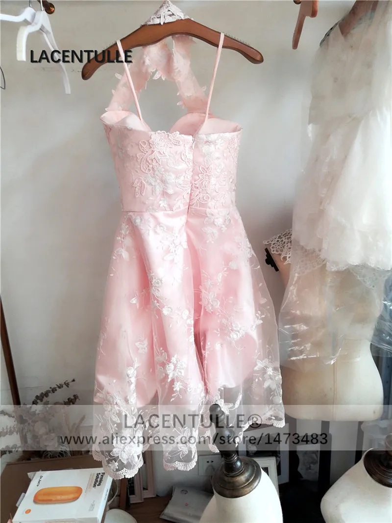 Halter Blush, fard Corto In Pizzo Vestito Da Ritorno A Casa di Lunghezza Del Ginocchio Breve Vestito Da Partito con Buco Della Serratura Petto