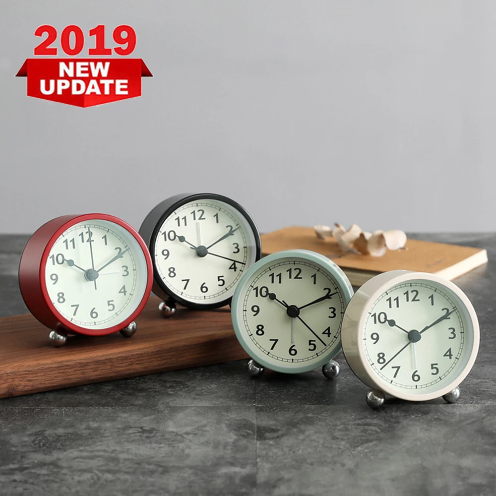 

Metal Round Bedside Alarm Clock Multi-function Retro Mute Small Clock Battery Pointer Alarm Clock