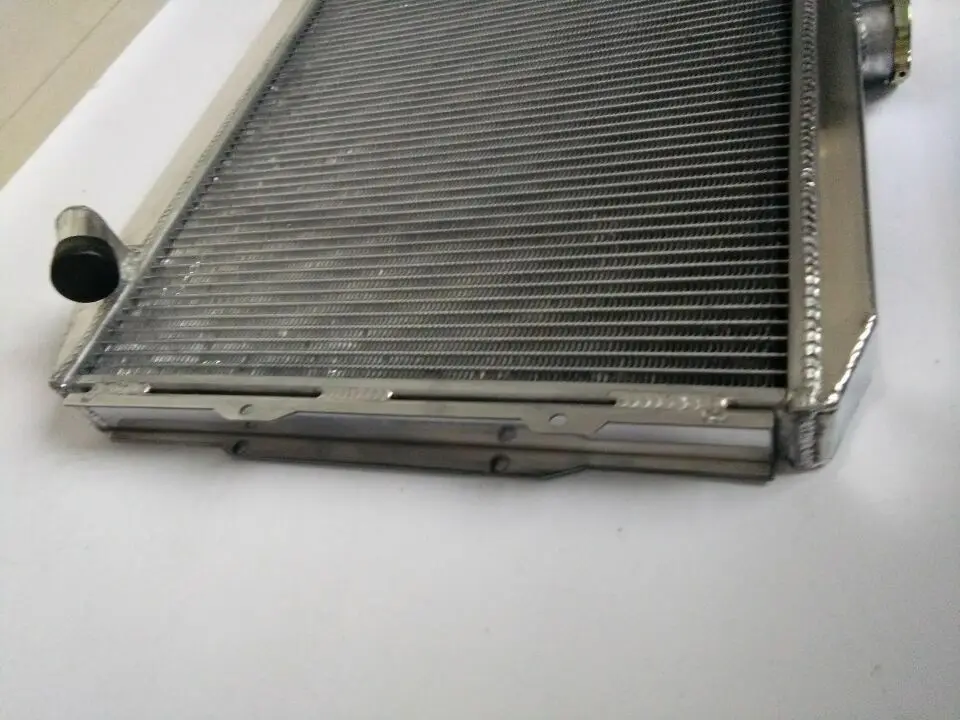Алюминиевый радиатор+ вентиляторы для Mitsubishi Pajero/Montero NA, NB, NC, ND, NE, NG L04-G/L041G-L049G NS, NT, NW V12V-V98W MT