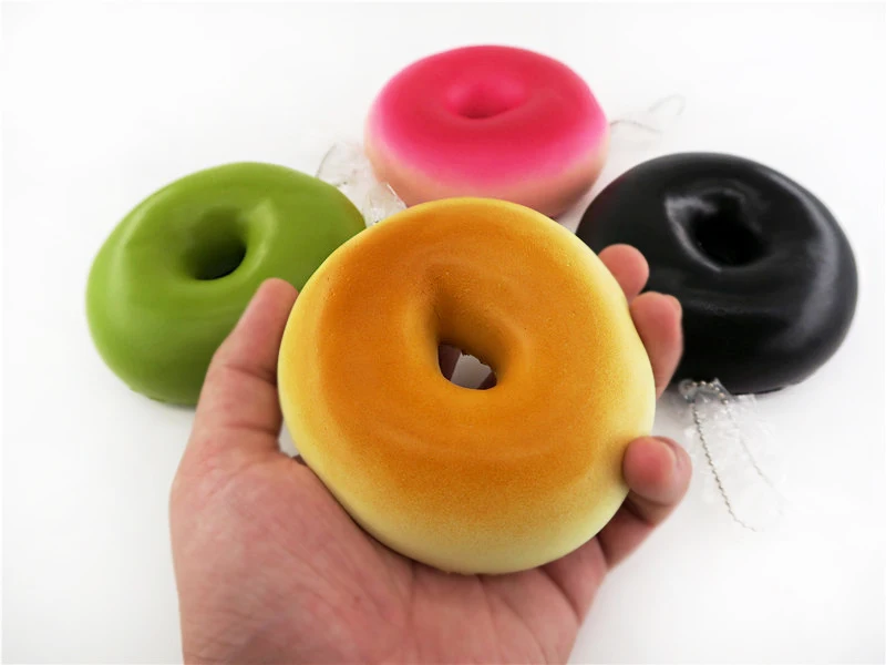 Kuutti Squishy 30 шт. Джамбо Розовый Черный Простой Зеленый бублик хлеб Сжимаемый
