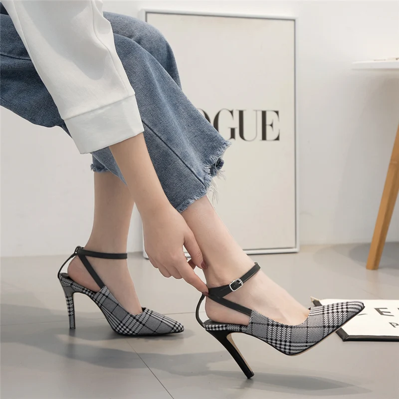 899A0164