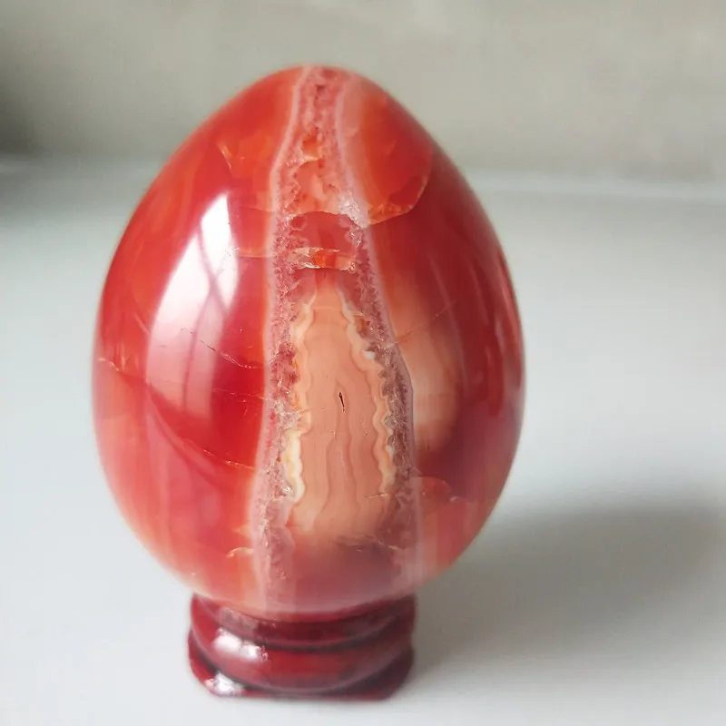 

Natural stone agate crystal eggs and home decorated chakra healing crystal