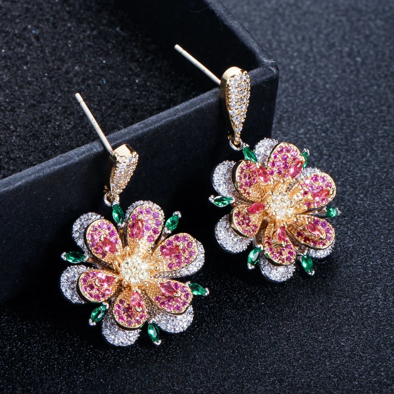Ceny Pera geometryczne duże wiszące kwiaty biżuteria srebro 925 Rose Red i Emerald Green Crystal długi spadek kolczyk dla kobiet E099