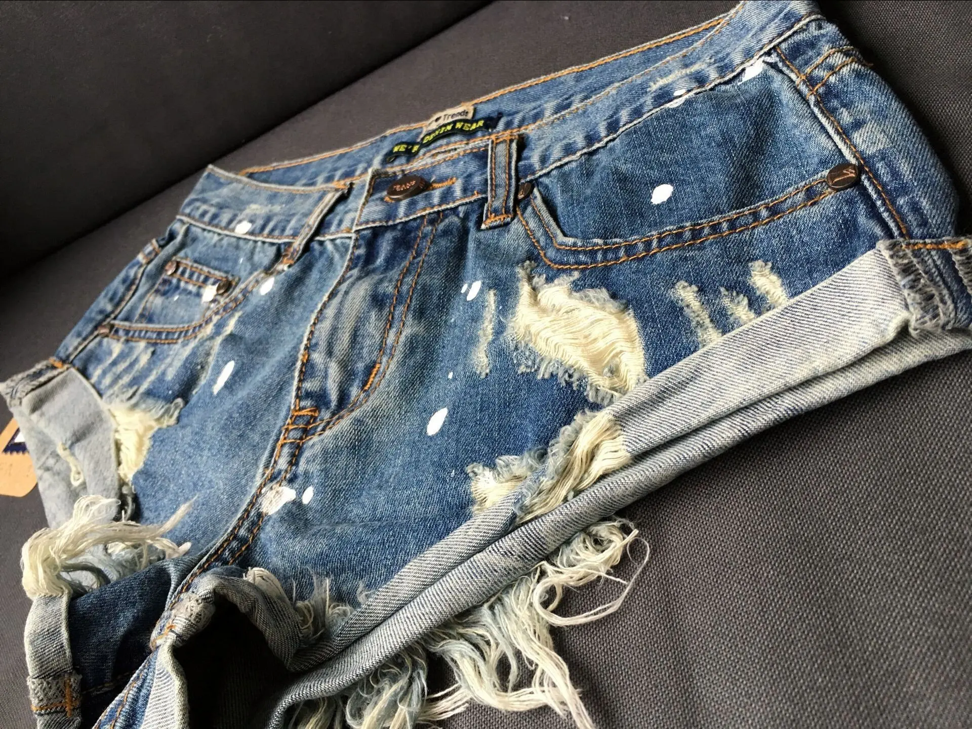 Хип-хоп Краски точка Короткие джинсы Для женщин Летняя уличная личности Короткие джинсы Femme нерегулярные обжимной панк Короткие джинсы