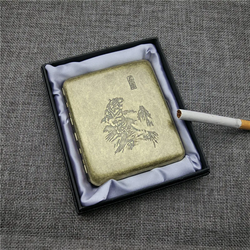 

Fashion Fierce Tiger Classic Style 20 Cigarette Case Bronze Material Cigarette Case Box Smoking Accessory Gift Gadgets For Men