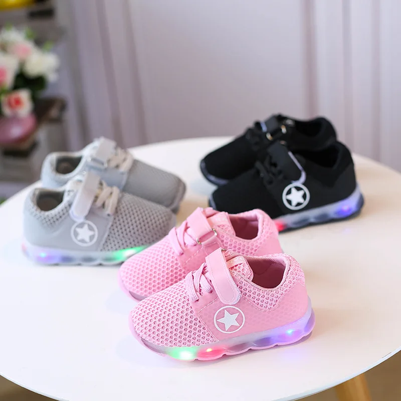 Детская повседневная обувь для мальчиков и девочек; Светодиодный сетчатый материал; кроссовки на липучке; резиновая однотонная обувь; дешево