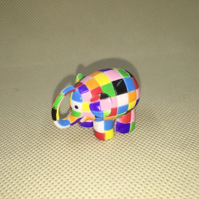 

1pcs rare 3-4cm Multicolor cartoon anime Elephant Action Figures Dolls kids PVC animal model phone chain toy d11