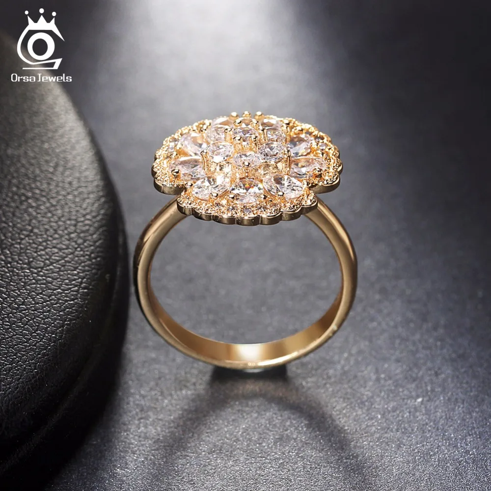 ORSA JEWELS Rings Women Cute Style AAA Cubic Zircon Flower Shape Design Prong Setting Female Finger Ring Luxury Jewelry OMR15