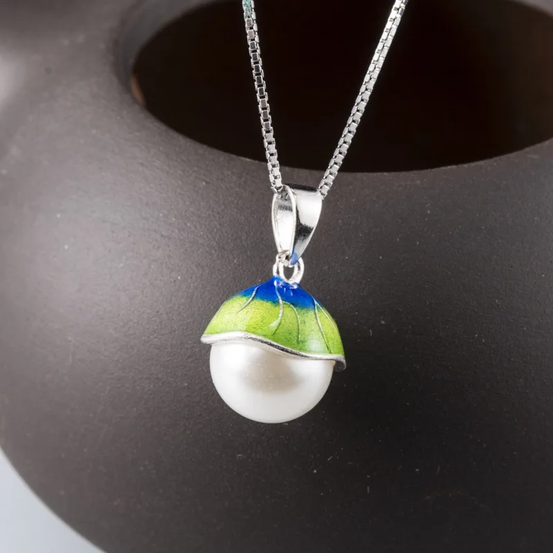 

S925 silver simple stylish lotus leaf pendant