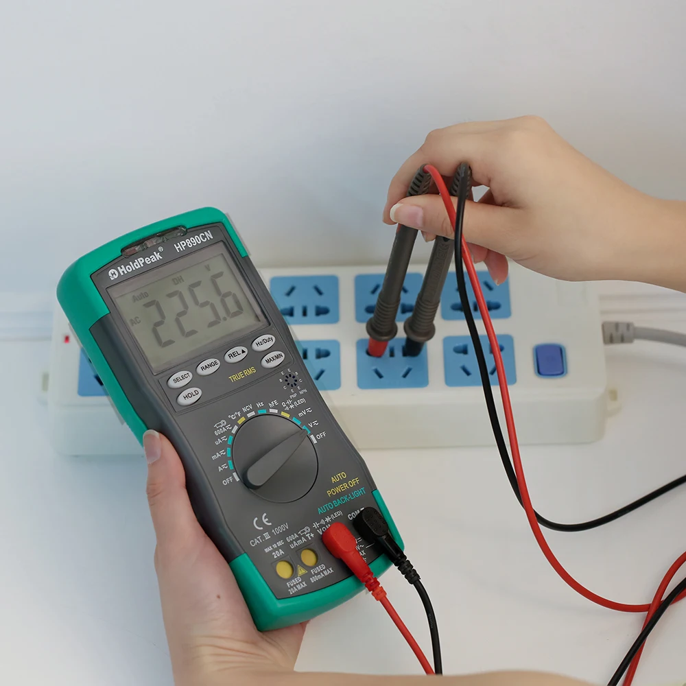 Мультиметр 12 вольт измерить. Прибор для измерения вольт и ампер. Сила тока амперметр 8 класс. Прибор для измерения электричества. Прибор для измерения электрического напряжения.