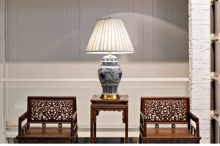 China Antique Living Room Vintage Table Lamp Porcelain Ceramic Table Lamp wedding decoration beautiful table lamp blue and white (8)