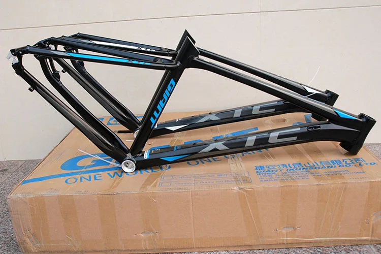 2019 last GIANT XTC PRO Ultra-light Aluminum Alloy Frame Mountain Bike 27.5 inch 18 inch ATX777 XTC800 820 860 bicycle frame
2019 last GIANT XTC PRO Ultra-light Aluminum Alloy Frame Mountain Bike 27.5 inch 18 inch ATX777 XTC800 820 860 bicycle frame