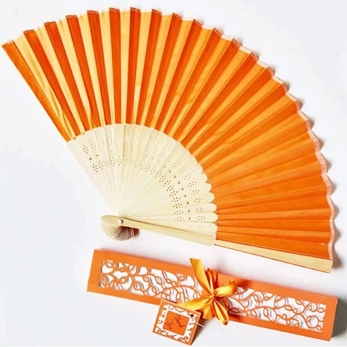 50-stks-partij-Gepersonaliseerde-Luxe-Zijde-Fold-kant-Fan-in-Elegante-Laser-Cut-Gift-Box-Feestartikelen