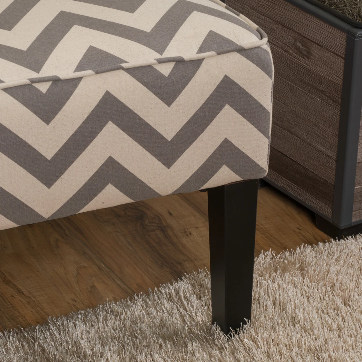Felmas Dark Gray Pine Loveseat (1)