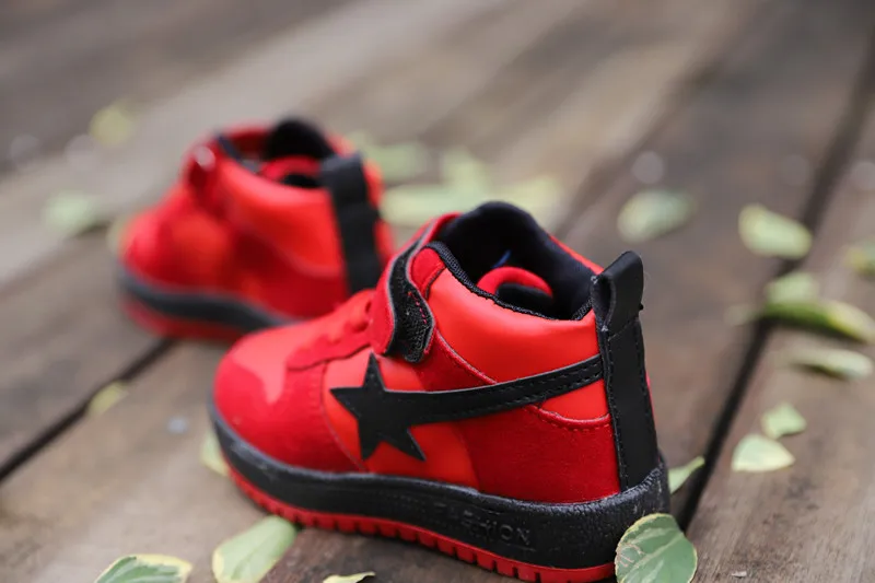 AFDSWG/сезон весна-осень; модные черные повседневные кроссовки с пятиконечной звездой для мальчиков; красная детская обувь для девочек; детские кроссовки