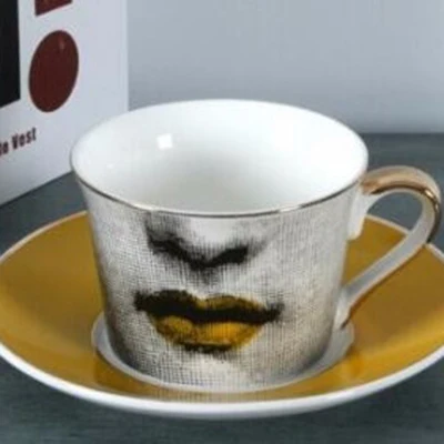 Cup and dish Винтажный Золотой кофейный набор Fornasetti, чайник, сахарный горшок, молочный кувшин, керамические кофейные чашки, наборы чайных чашек, посуда для напитков, кухонный домашний декор, подарок - Цвет: Cup and dish