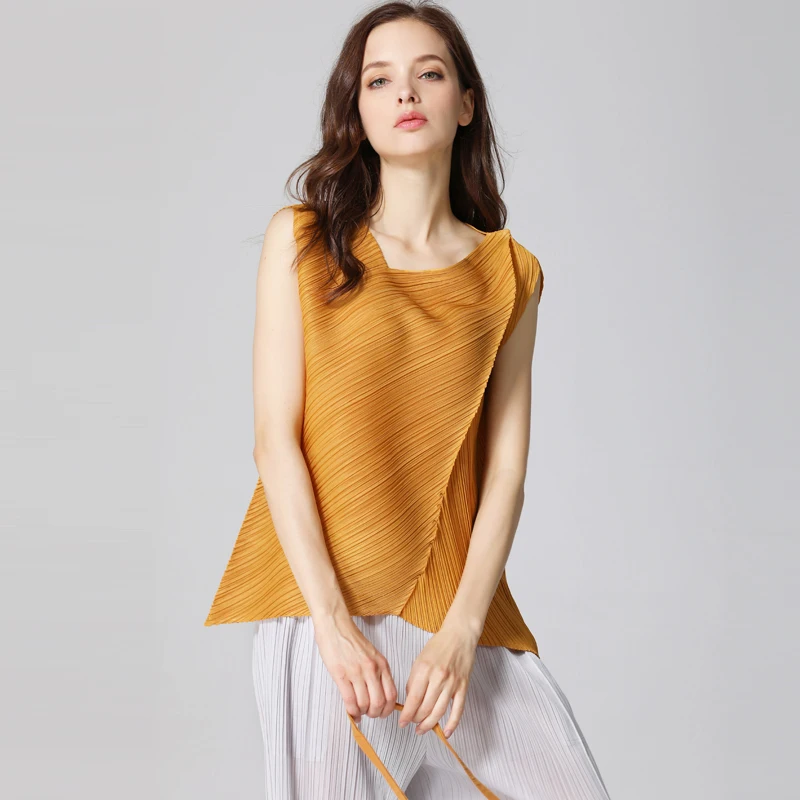 Женская футболка Changpleat однотонная облегающая без рукавов с треугольным вырезом