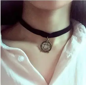 

2019 Velvet Hollow five-pointed star necklace restoring ancient ways of Punk lace collar neck girl band short paragraph clavicle