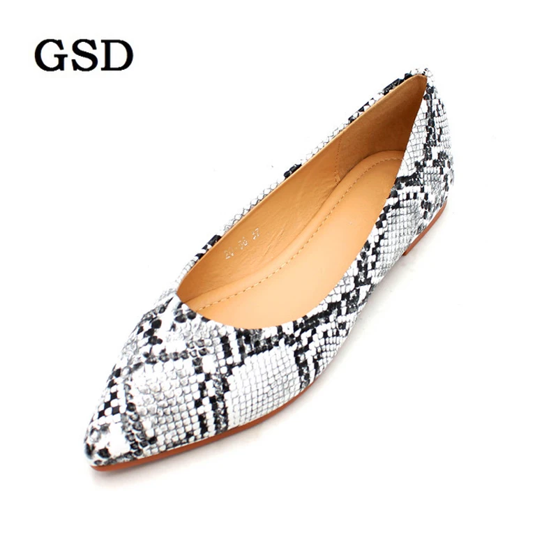 pointed snakeskin flat shoes