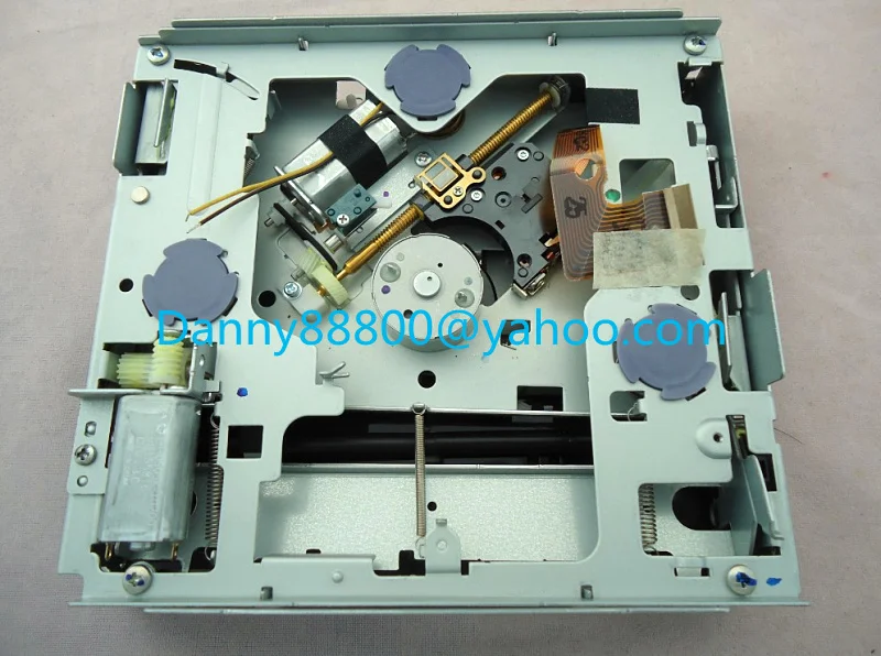 panasonic CD E2688 mech.jpg