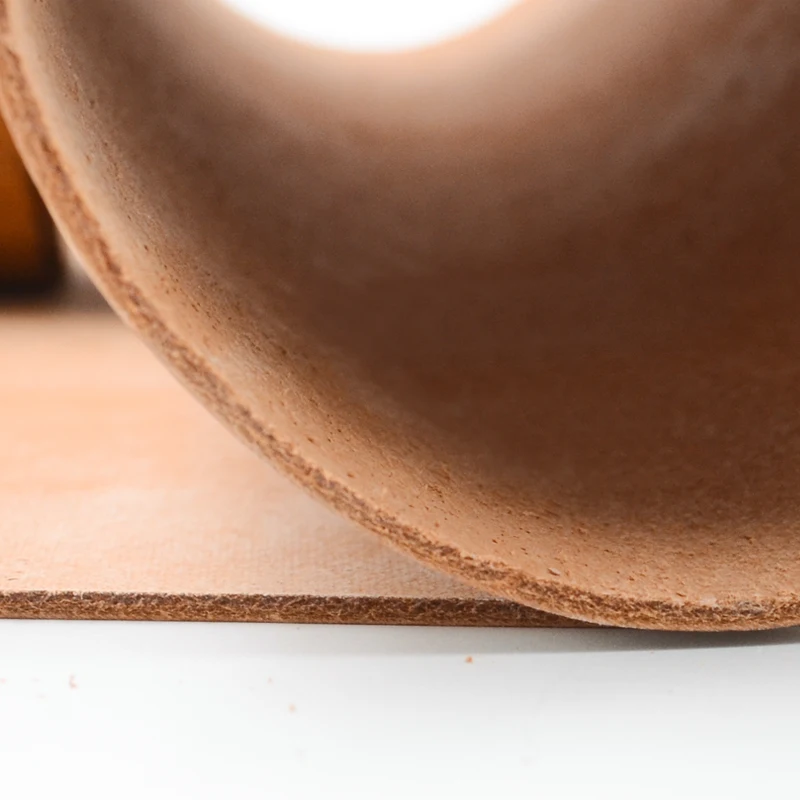 Кожа художественного ремесла кожа с воском первый слой кожи хорошо подходит для бумажников сумки ремни, толщиной 2 мм может быть тоньше