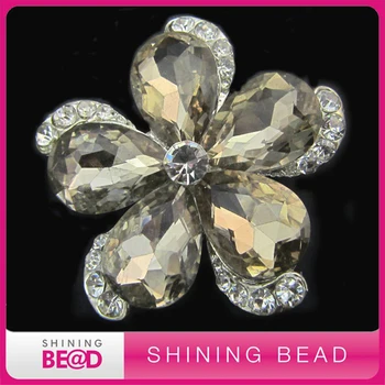 

50pcs/lot+2017 crystal acrylic flower shape brooch for lady girl with pin