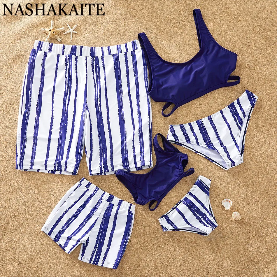 NASHAKAITE/комплект бикини в синюю полоску для всей семьи; купальный костюм для мамы и дочки; пляжные шорты для папы и сына; одинаковый купальник для всей семьи