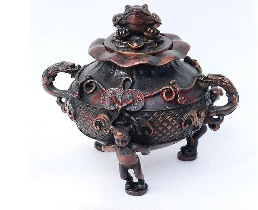 

Chinese bronze Golden Toad spittor money bat boy Lucky incense burner Censer