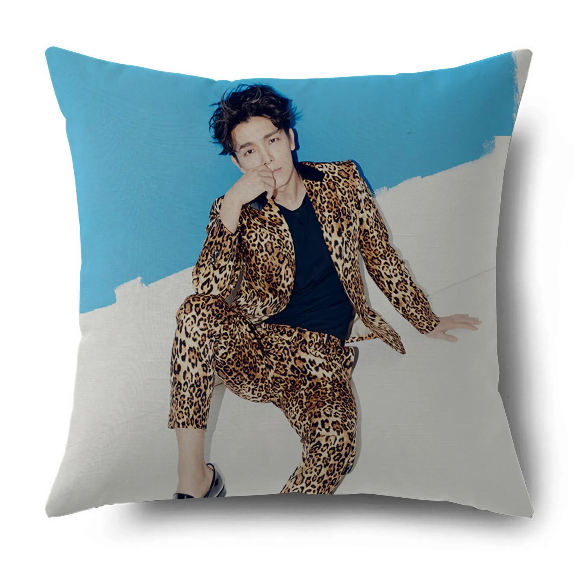 

[MYKPOP]SUPER JUNIOR DEVIL Lee Dong Hae Double-Side HD Printing Cushion KPOP Fans Collection SA18052509
