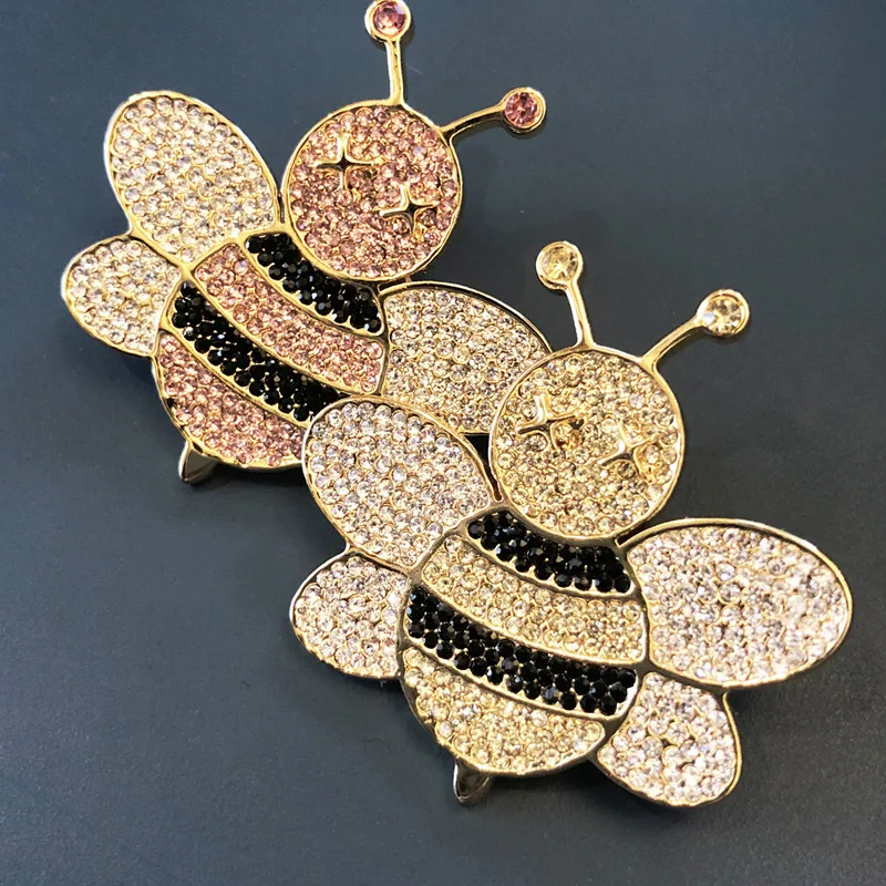 

OriginalFake 19SS Diamond Vacuum Electroplate Honeybee Brooch KIM JONES Action Figure Model Clothes Accessories X1400