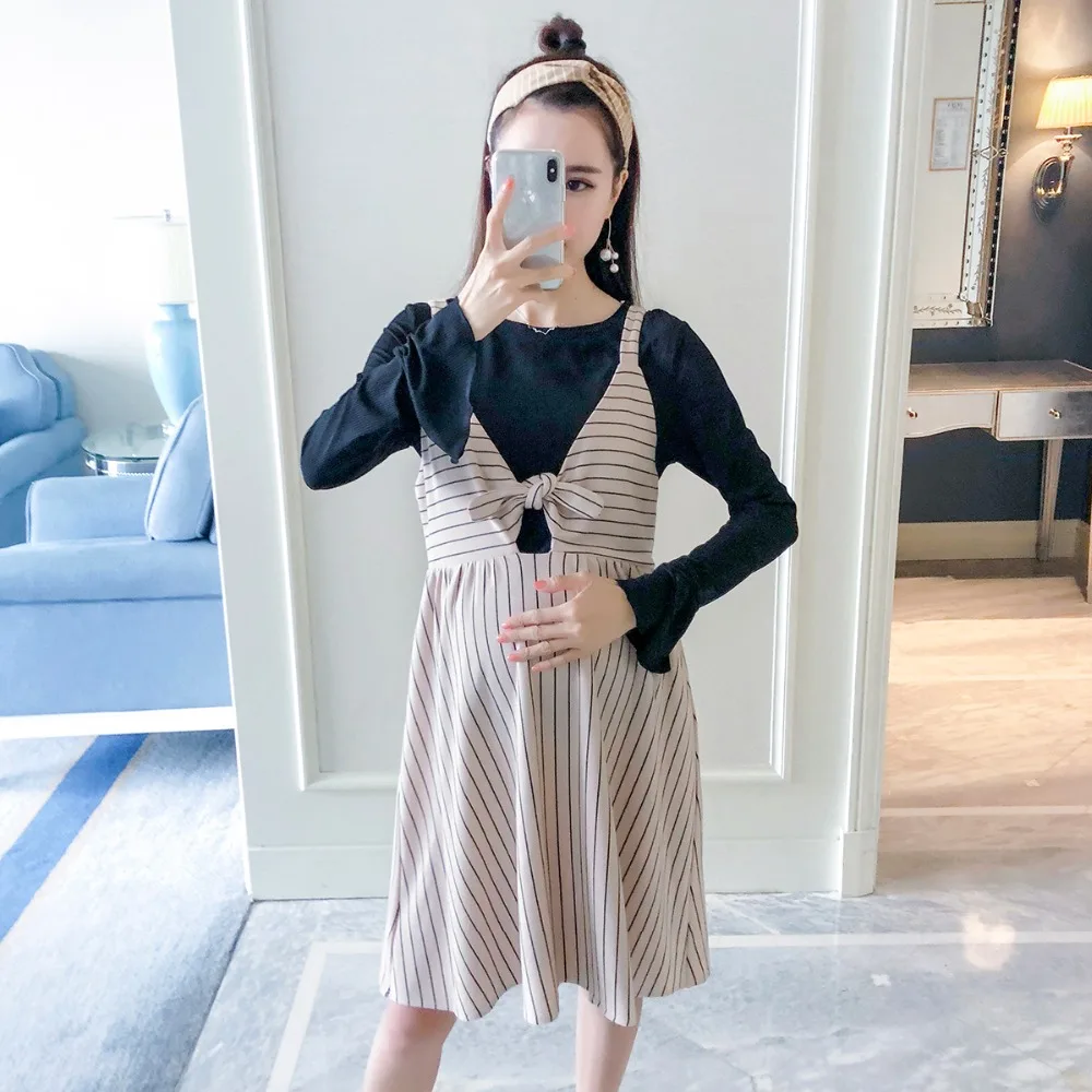 

Pregnant women skirt fashion models 2018 new long-sleeved shirt Korean version of the loose striped strap dress two-piece
